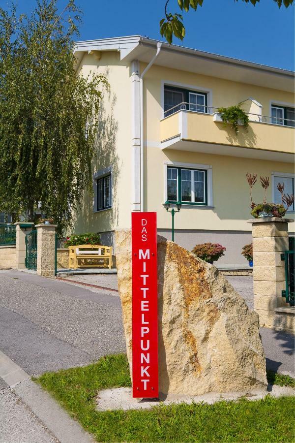 Appartementhaus Das Mittelpunkt Mörbisch am See Εξωτερικό φωτογραφία